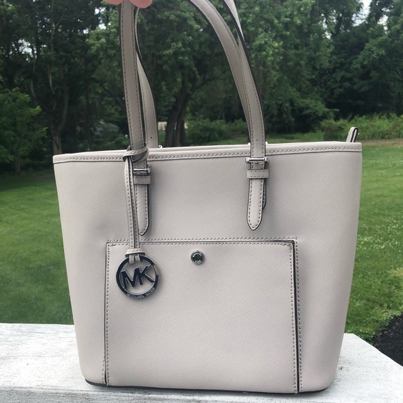 Michael Kors Handbags - Michael Kors tote Handbag